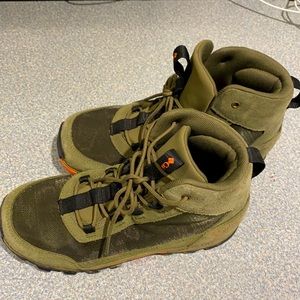 Columbia Boys Hiking Boots Green 6